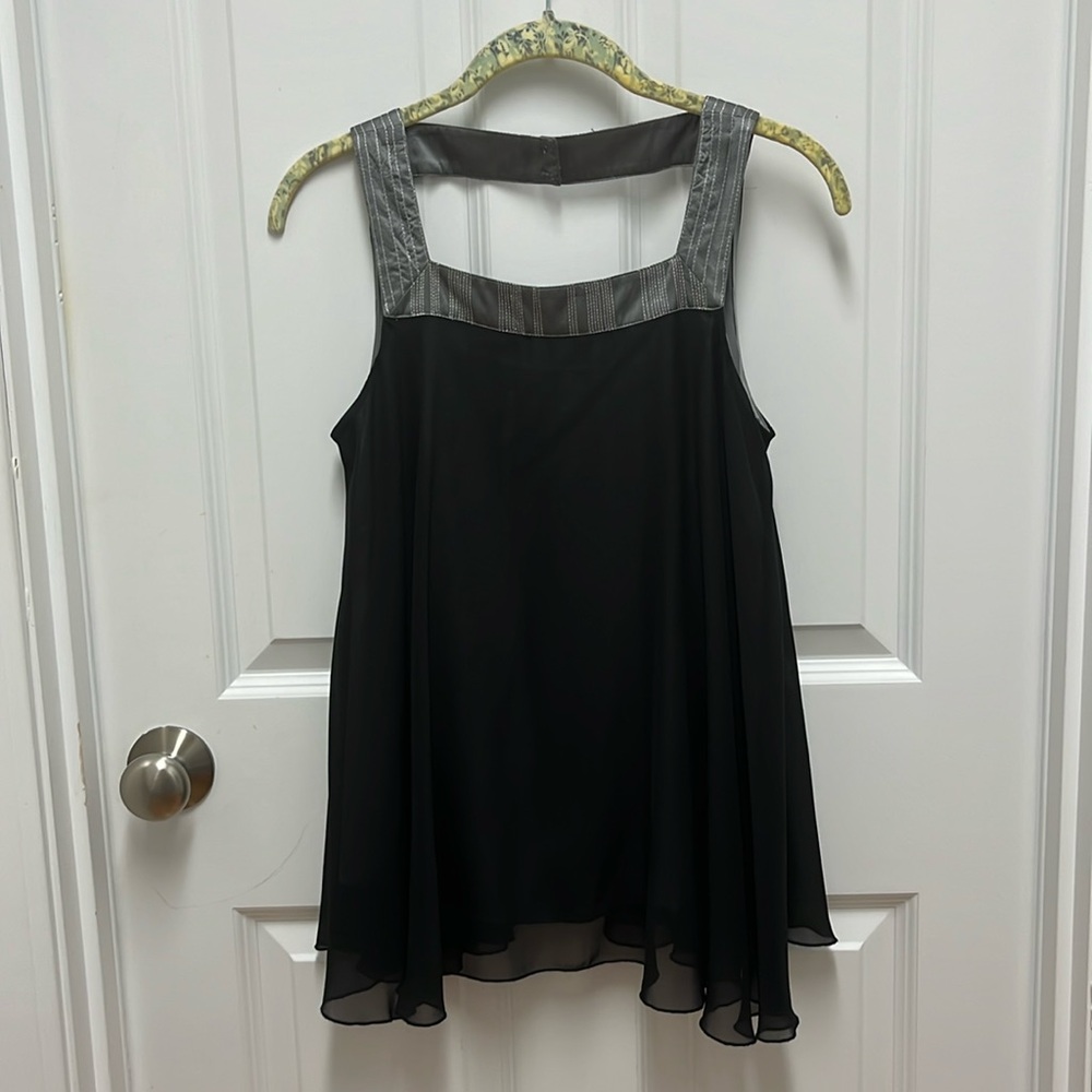 Chelsea & Theodore Square Neck Strappy Silk Top - size 4